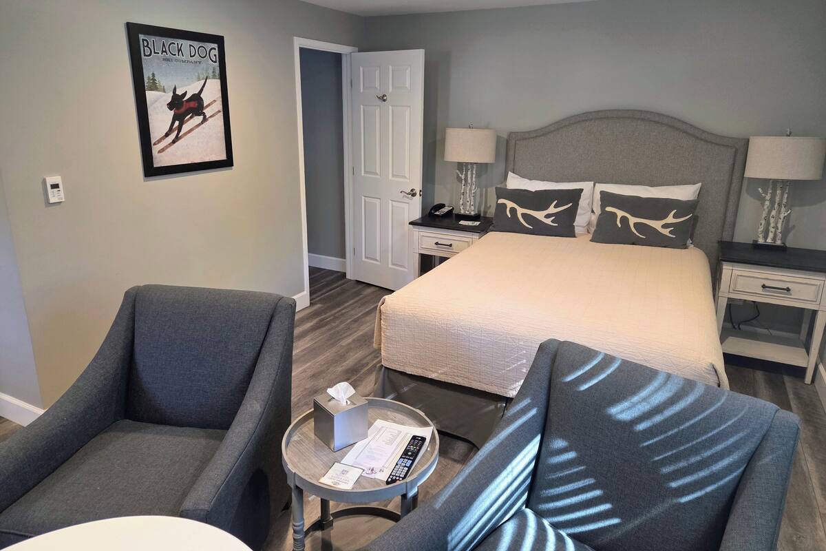 Cabin | In-room safe, iron/ironing board, WiFi (free), bed sheets