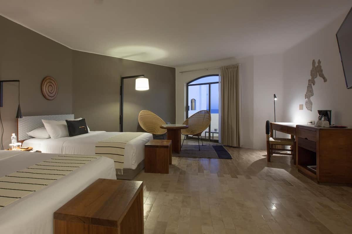 2 bedrooms, Egyptian cotton sheets, premium bedding, in-room safe