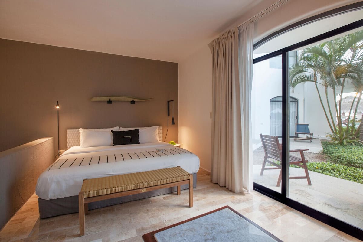 2 bedrooms, Egyptian cotton sheets, premium bedding, in-room safe