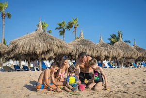 Playa privada cerca y servicio gratuito de transporte a la playa
