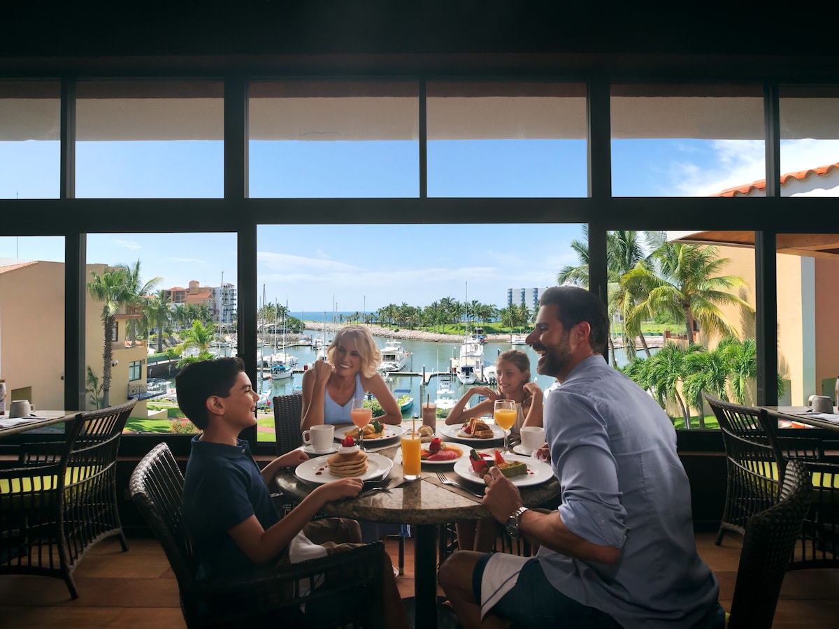 2 restaurantes; se sirven desayunos