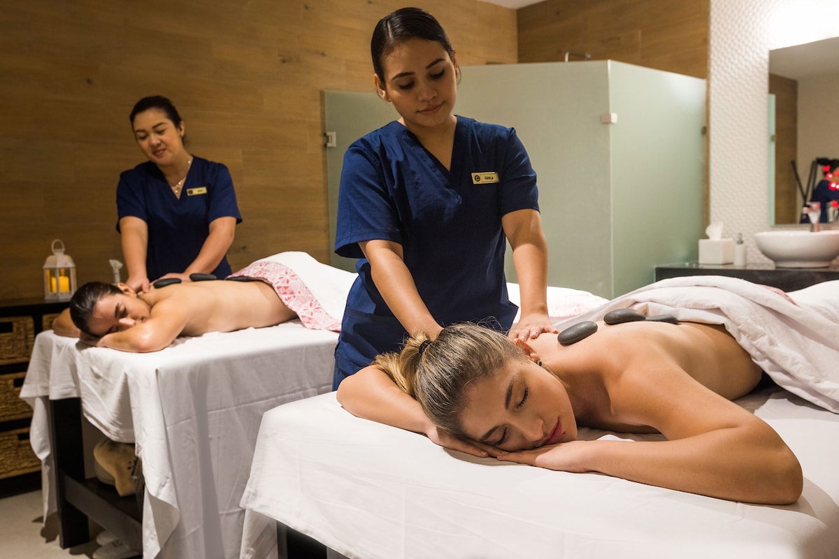 Sauna, tratamientos corporales, aromaterapia y masajes en la playa