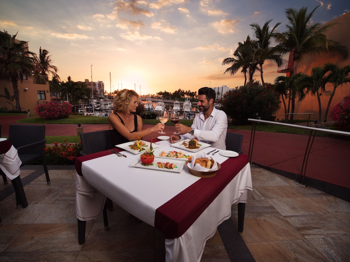 2 restaurantes; se sirven desayunos