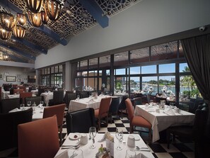 2 restaurants; breakfast, lunch, dinner and brunch served  - El Cid Marina Beach Hotel (Mazatlán)