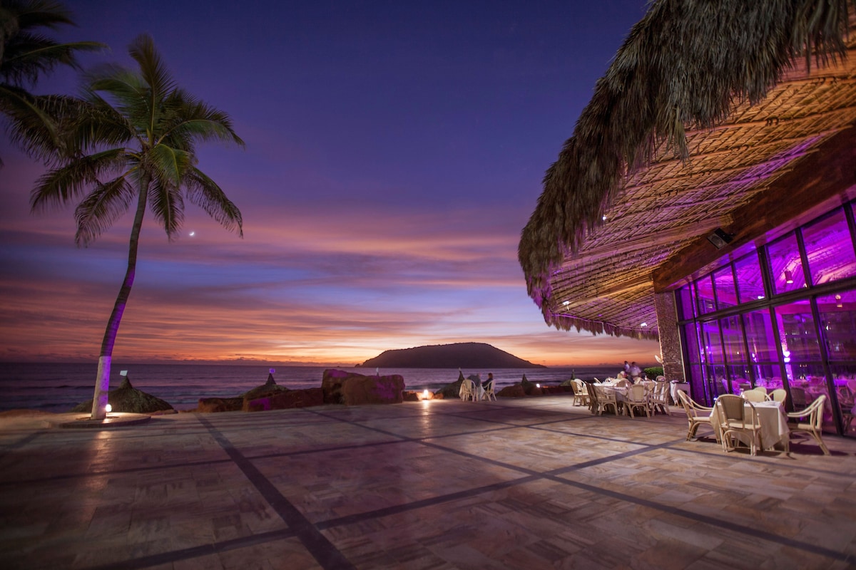 3 restaurantes; se sirven desayunos