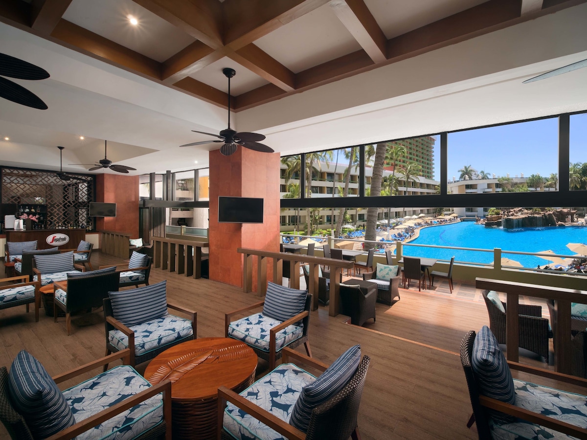 Con vista a la alberca