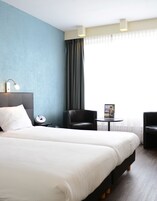 Deluxe Double Room | In-room safe, desk, cribs (free), WiFi (free)