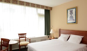 Dobbelt- eller tomannsrom – standard | Safe på rommet, skrivebord, barnesenger (inkludert) og wi-fi (inkludert)