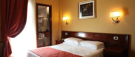 Minibar, in-room safe, desk, free WiFi