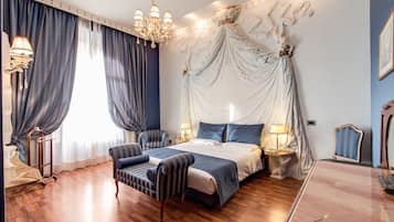 Quarto quádruplo | Frigobar, cofres nos quartos, escrivaninha, Wi-Fi de cortesia