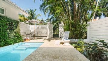 Oasis Spa Villa | Premium bedding, minibar, in-room safe, desk