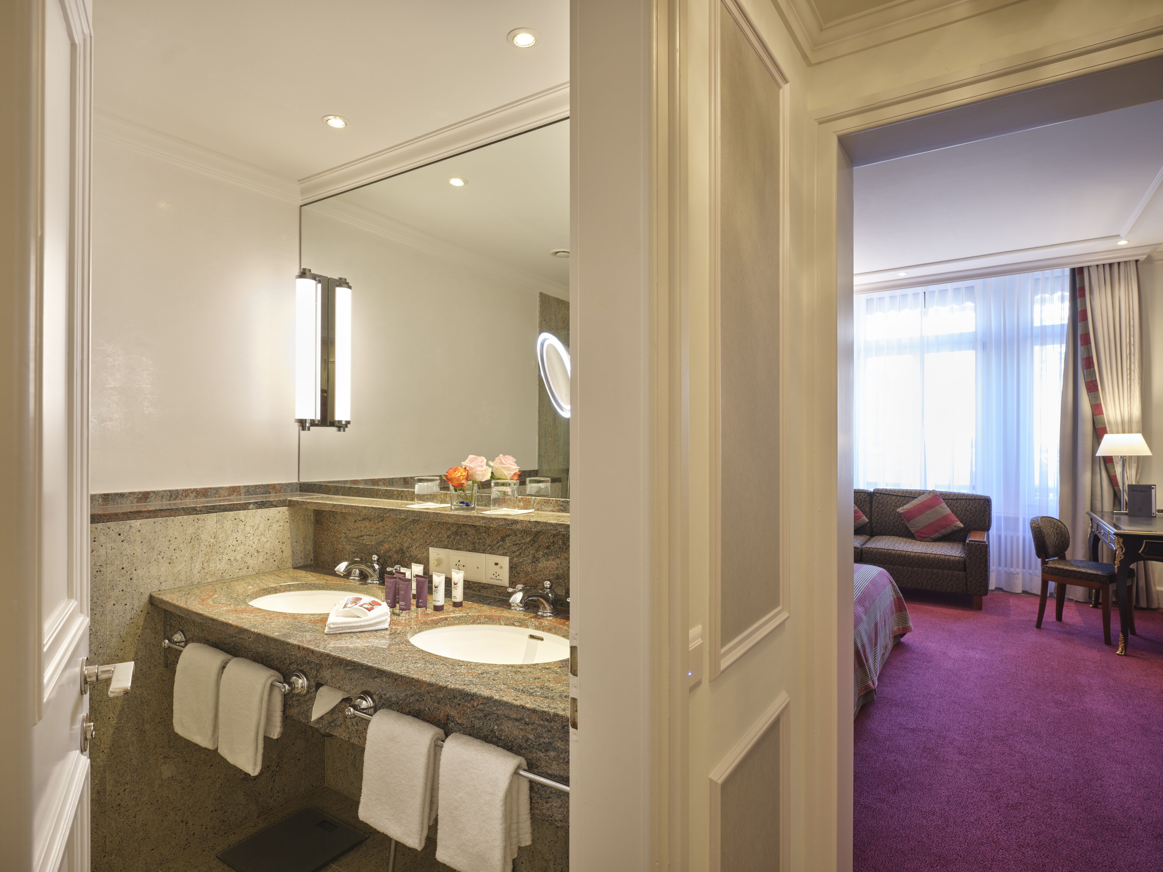 Superior Double Room | Bathroom | Free toiletries, hair dryer, bathrobes, slippers