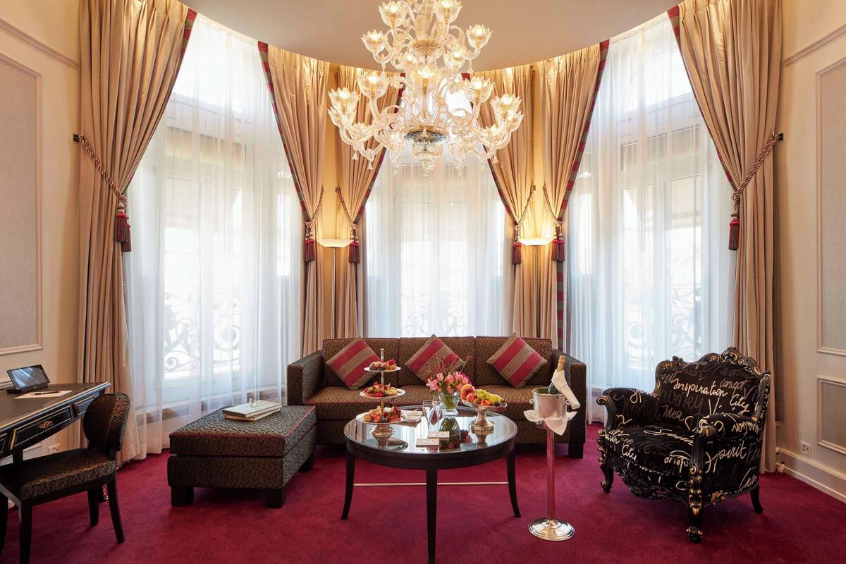 signature suite | 1 bedroom, premium bedding, free minibar items, in-room safe