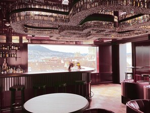 Bar auf der Dachterrasse