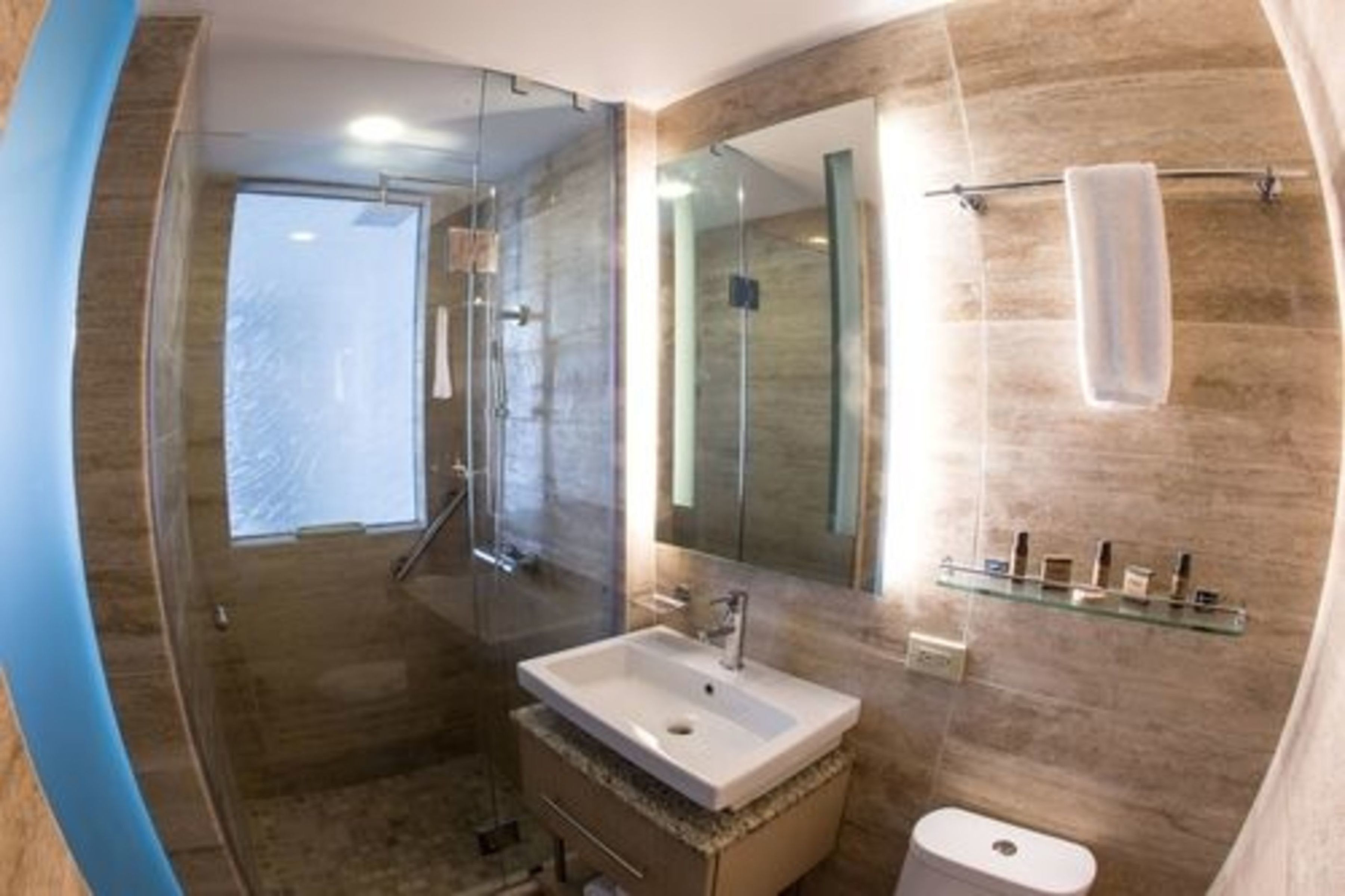 shower, free toiletries, towels