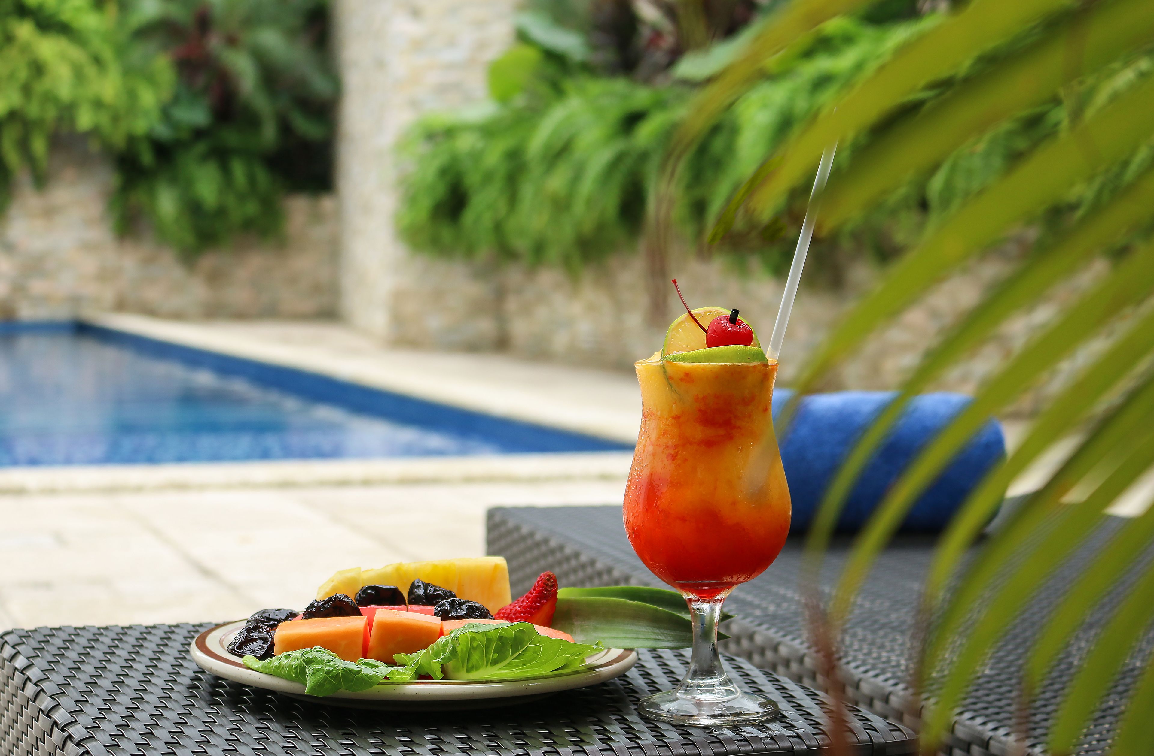 outdoor pool, open 8:00 am to 6:00 pm, pool umbrellas, pool loungers