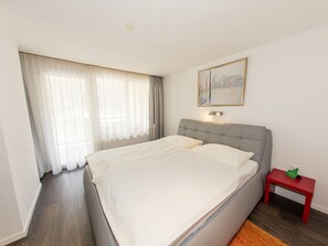 Suite, Balcony, Mountain View | Hypo-allergenic bedding, Select Comfort beds, minibar, in-room safe - Panorama Hotel (Davos)