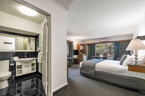 Ropa de cama de alta calidad y minibar 