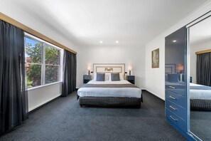 Apartment, 1 King-Bett, Nichtraucher | Hochwertige Bettwaren, Minibar, Zimmersafe, individuell dekoriert