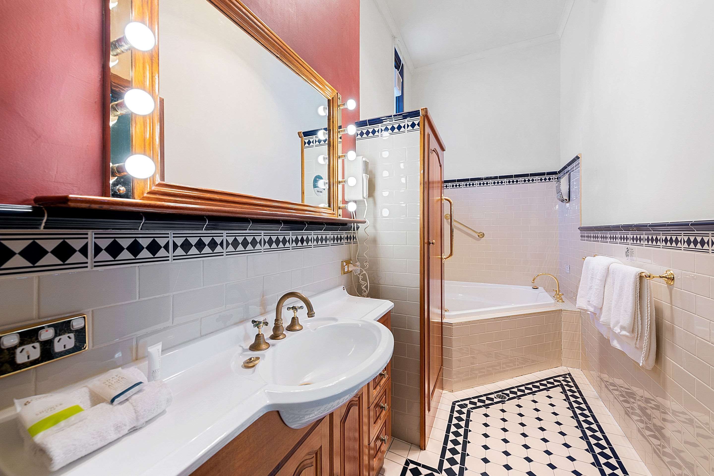 suite, 1 king bed, non smoking | premium bedding, minibar, in-room safe, individually decorated