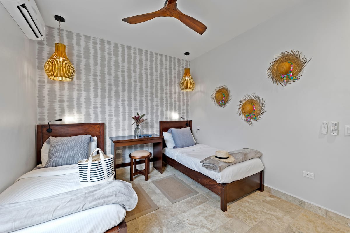 2 Bedroom Sea Villa with Pool