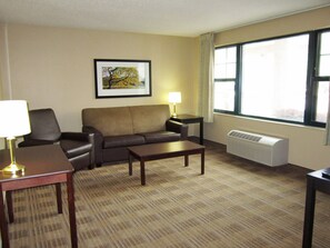 Deluxe Studio, 1 King Bed with Sofa bed, Non Smoking | Living area | 32-inch flat-screen TV with cable channels, TV