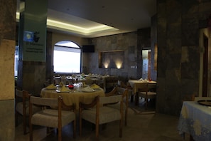 Lunch and dinner served, Spanish cuisine