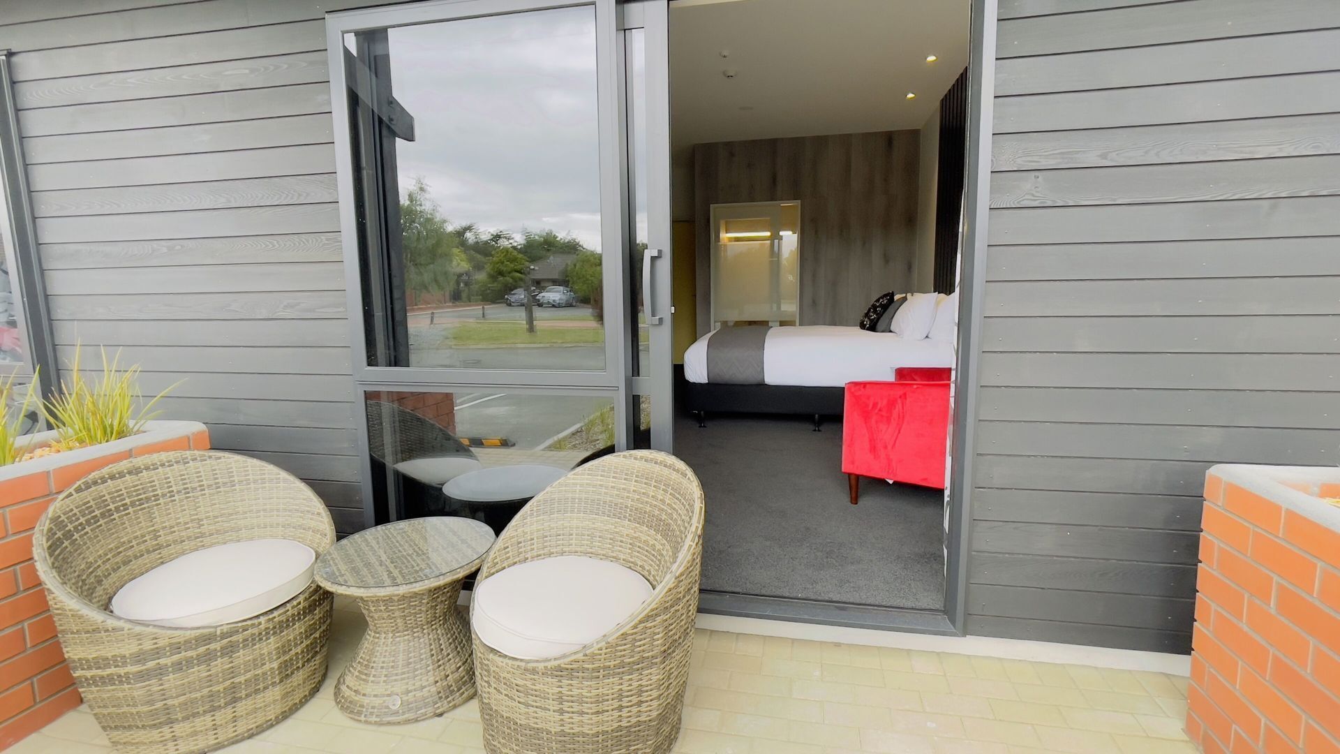 Egyptian cotton sheets, desk, soundproofing, iron/ironing board