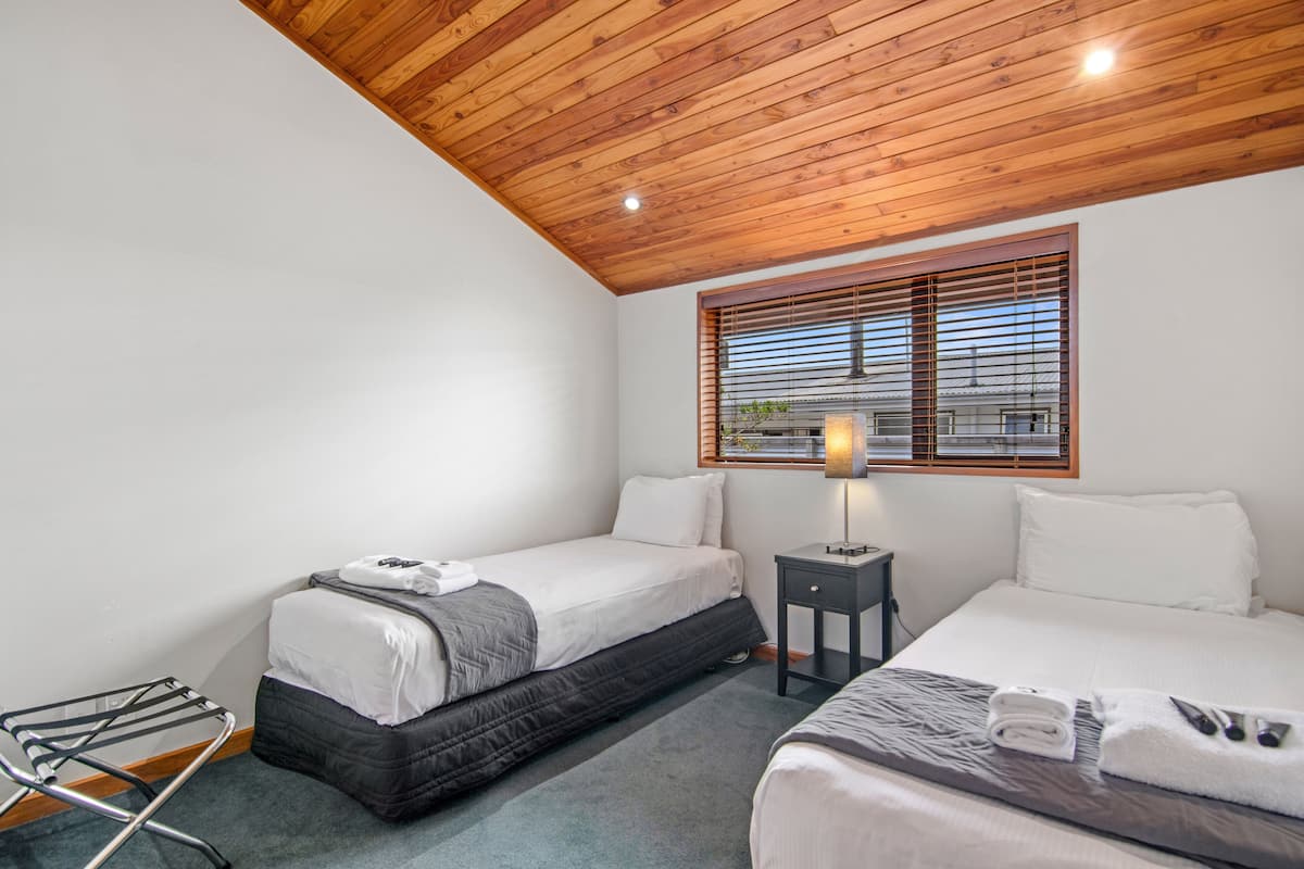 family spa room | 1 bedroom, egyptian cotton sheets, desk, soundproofing