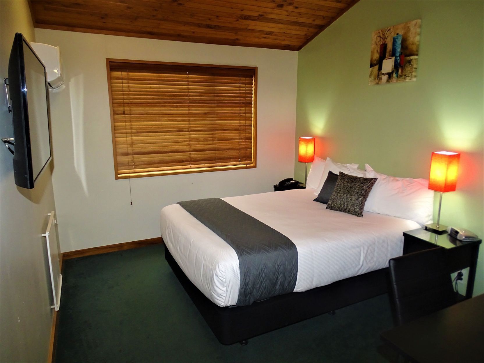 Egyptian cotton sheets, desk, soundproofing, iron/ironing board