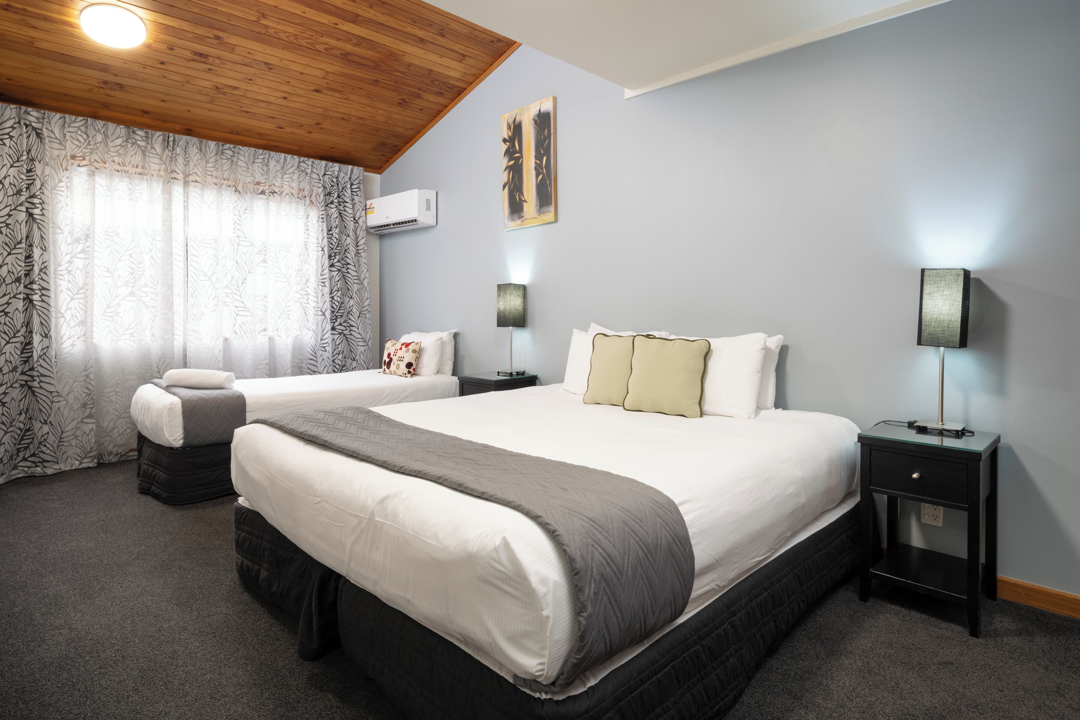 superior king | 1 bedroom, egyptian cotton sheets, desk, soundproofing