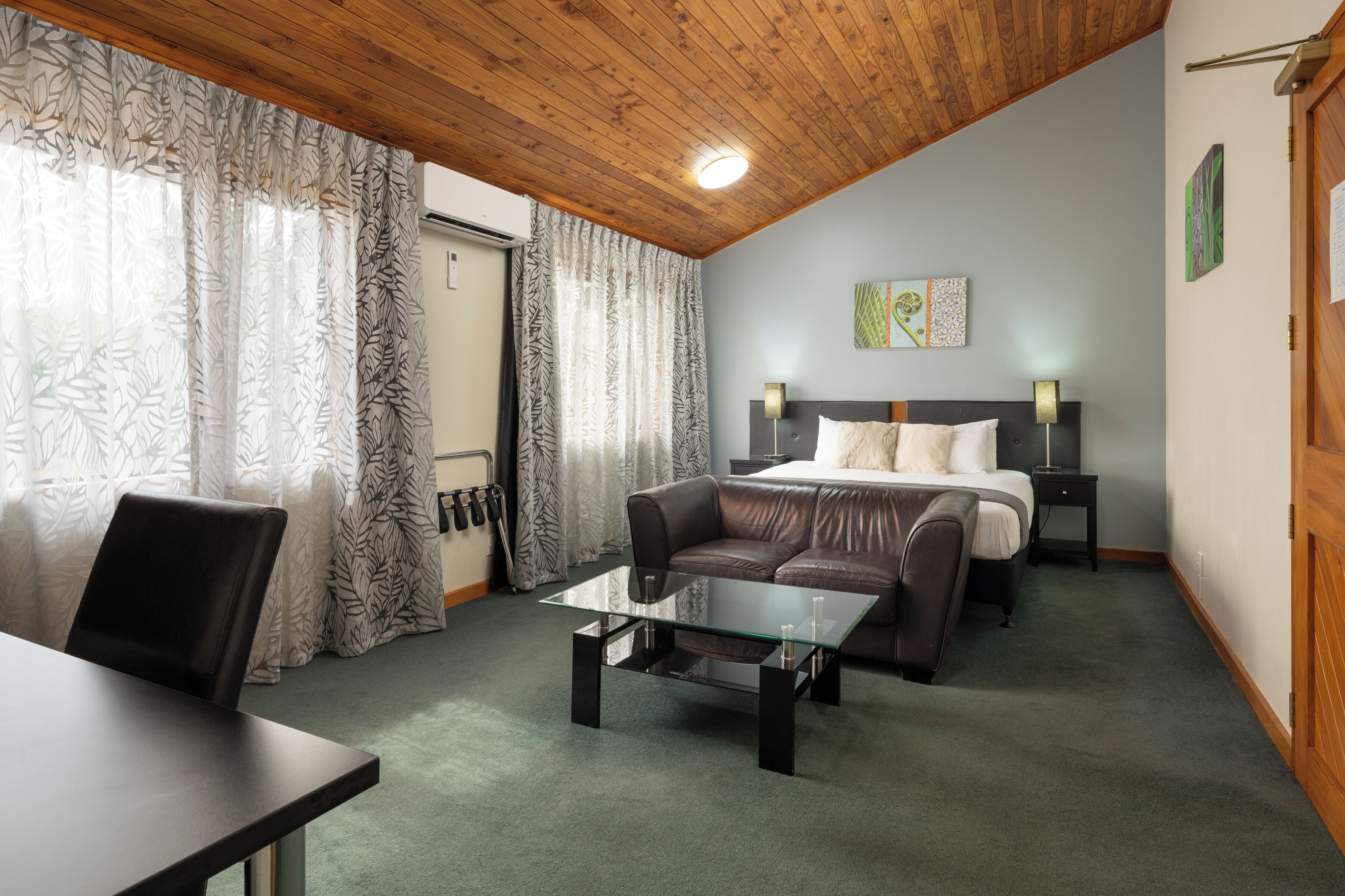 superior king | 1 bedroom, egyptian cotton sheets, desk, soundproofing