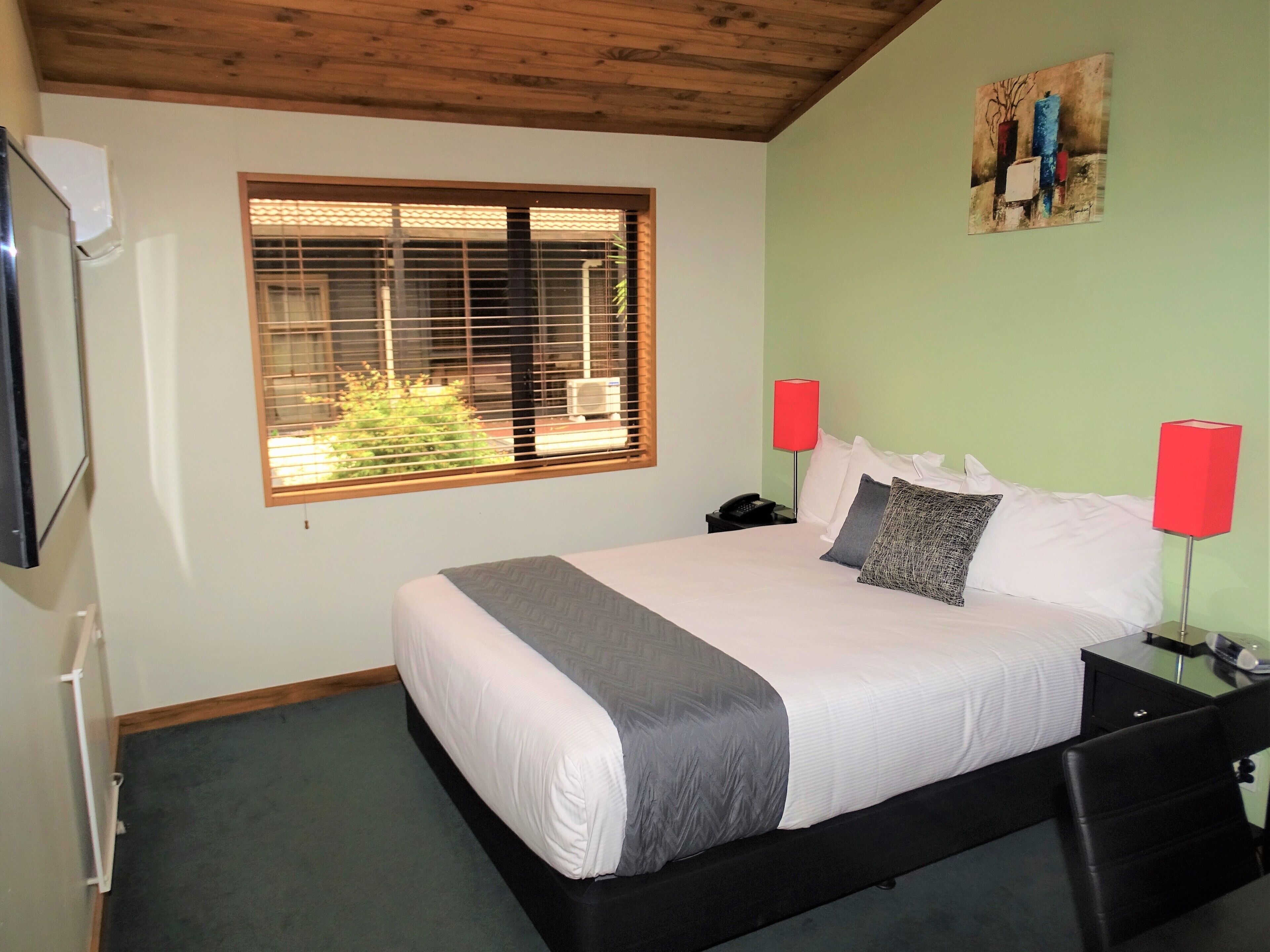 Egyptian cotton sheets, desk, soundproofing, iron/ironing board