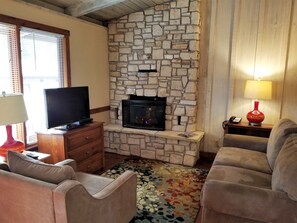 Deluxe Suite | Living area