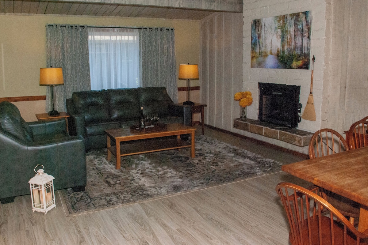 1 bedroom, premium bedding, iron/ironing board, free WiFi