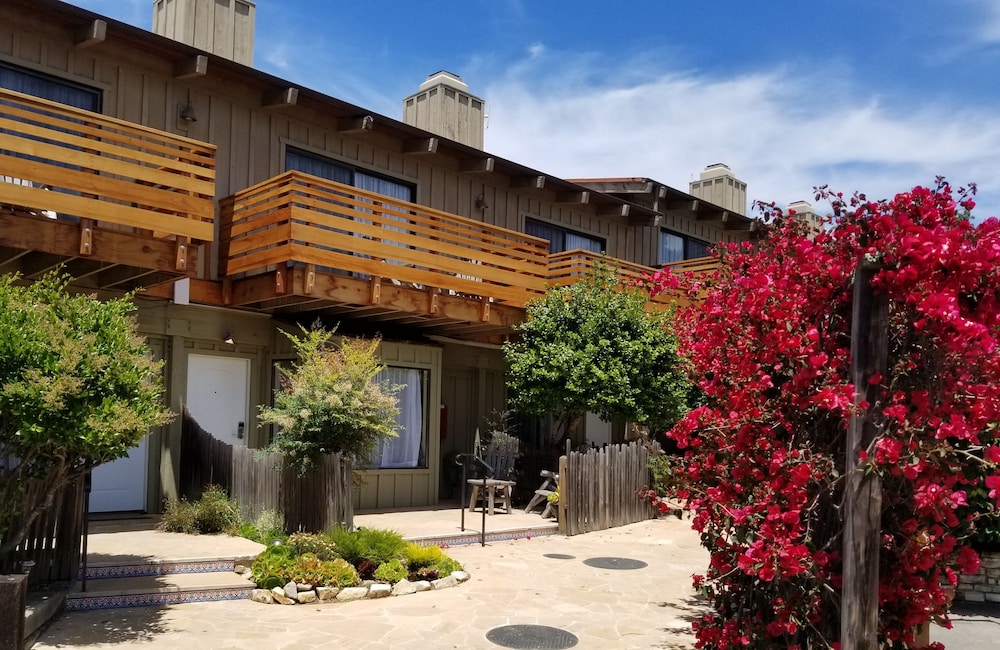 Carmel Valley Lodge by null