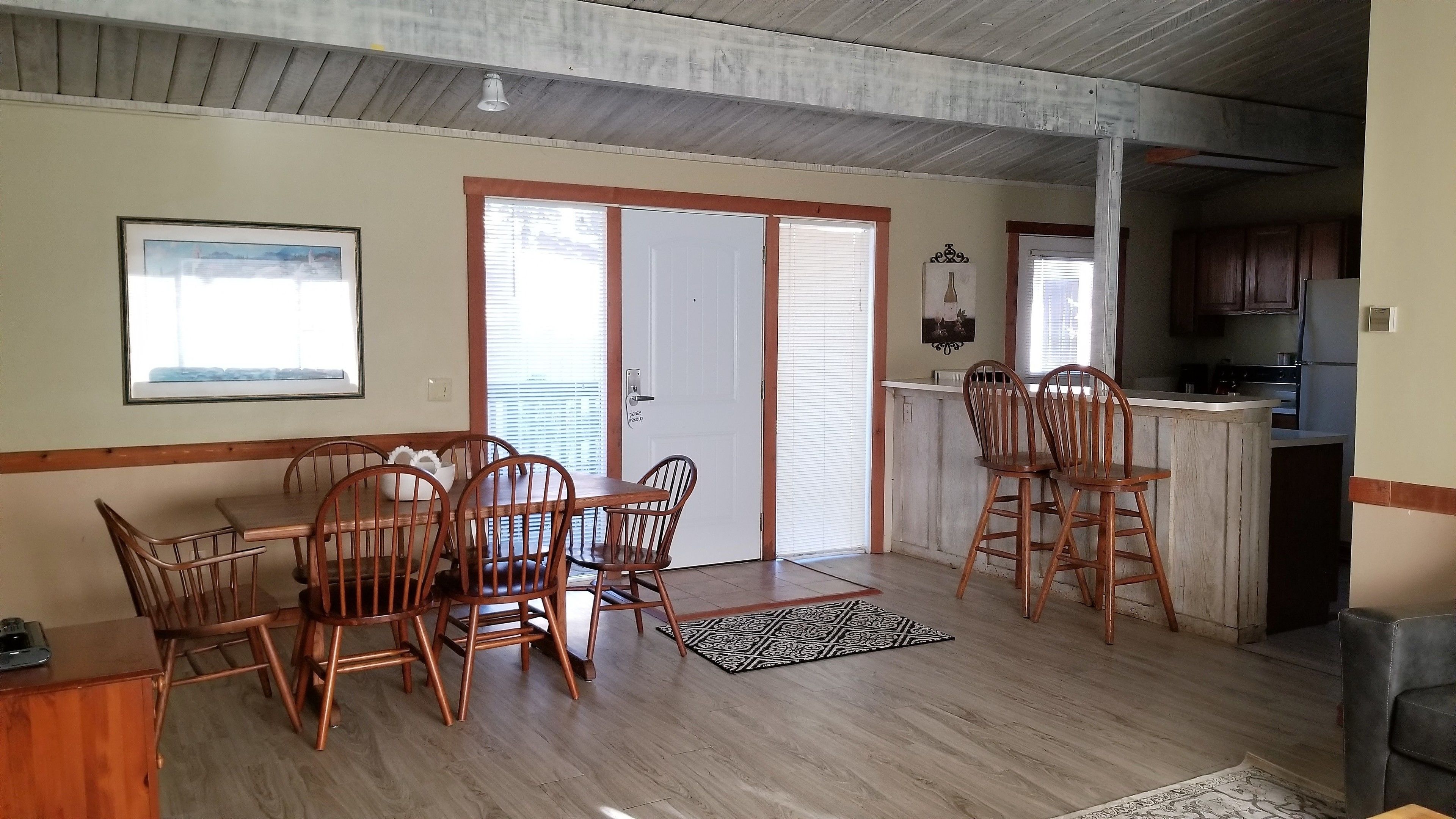 mini-fridge, electric kettle