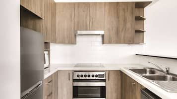 Fridge, microwave, coffee/tea maker, electric kettle