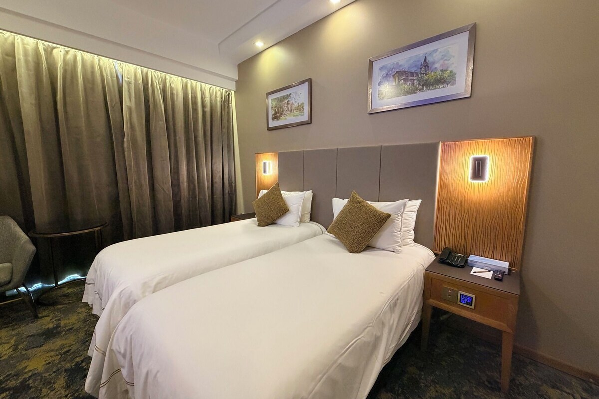 In-room safe, desk, soundproofing, iron/ironing board