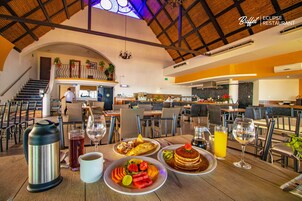 Café da manhã, almoço e jantar