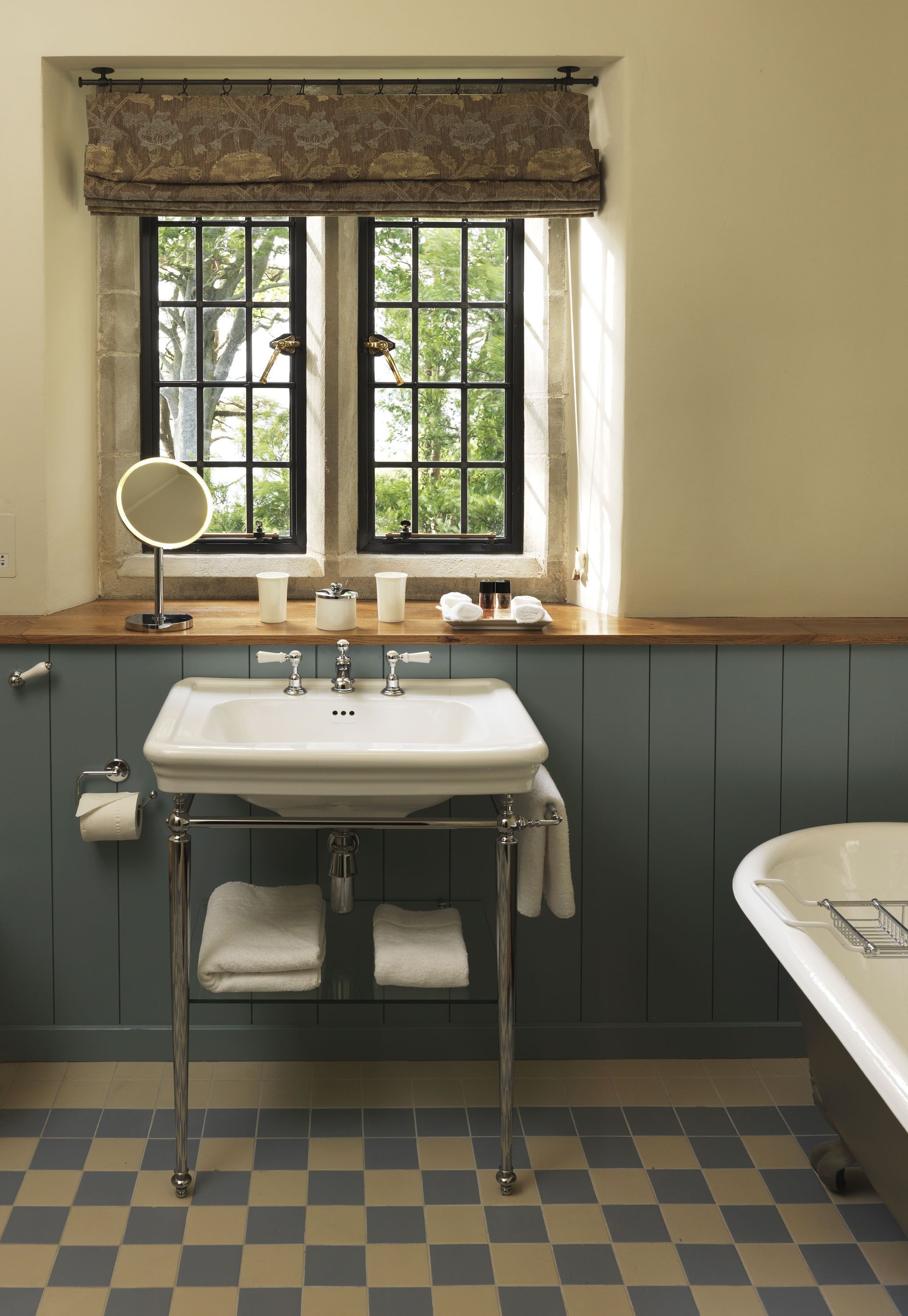 superior main house room | bathroom | free toiletries, hair dryer, bathrobes, slippers