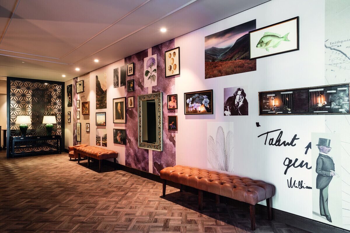 2 bars/lounges, lobby lounge