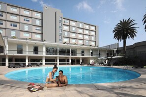 Außenpool, Liegestühle