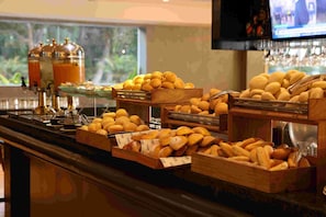 Inbegriffenes großes Frühstück