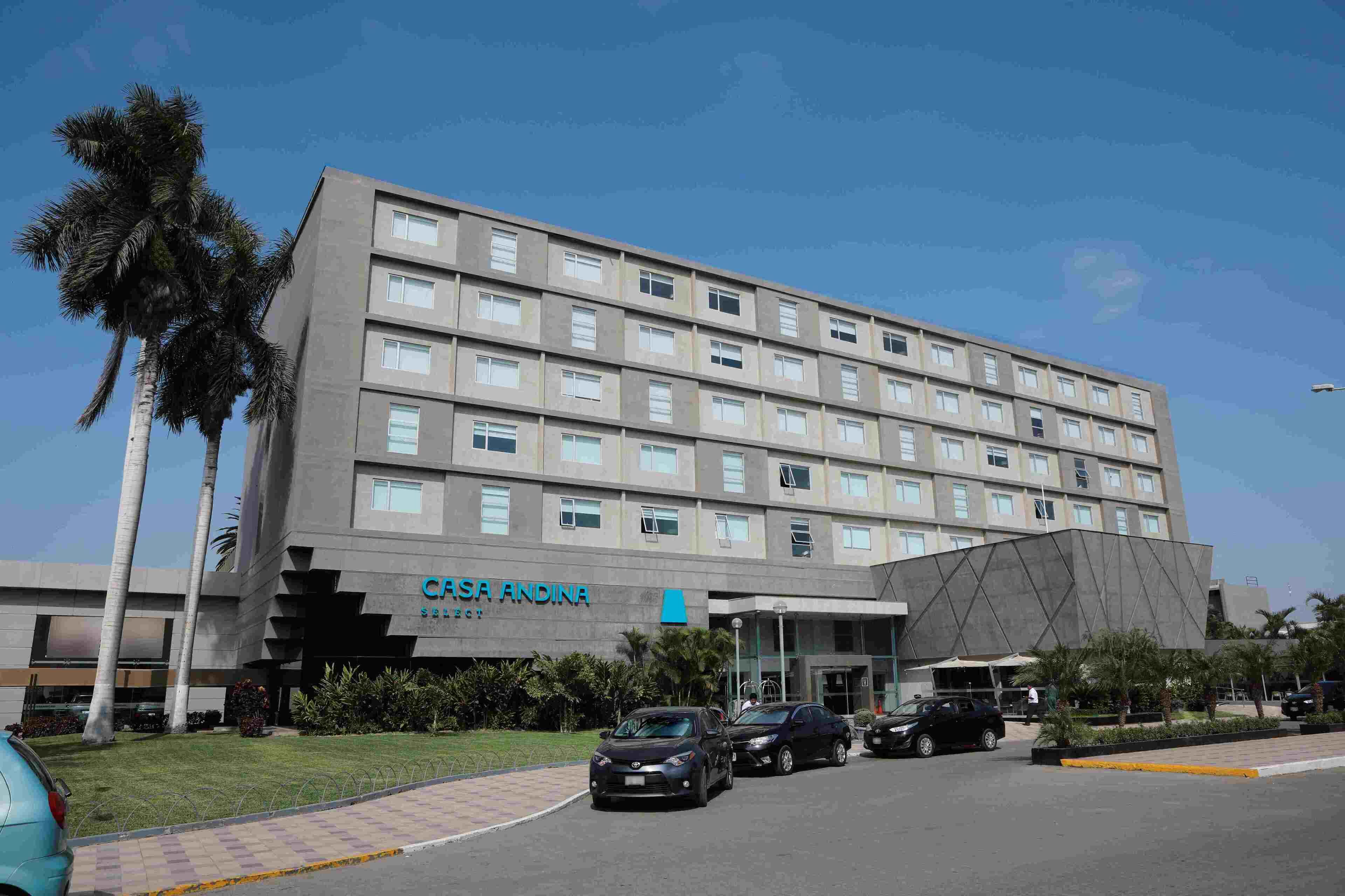 Vista frontal de la propiedad