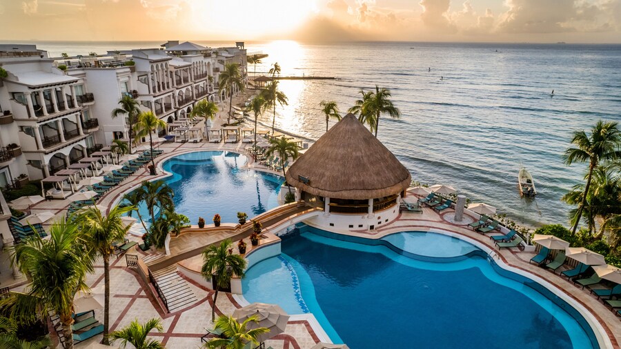 普拉亚德尔卡曼温德姆 Alltra 酒店 - 只招待成人 - 全包式