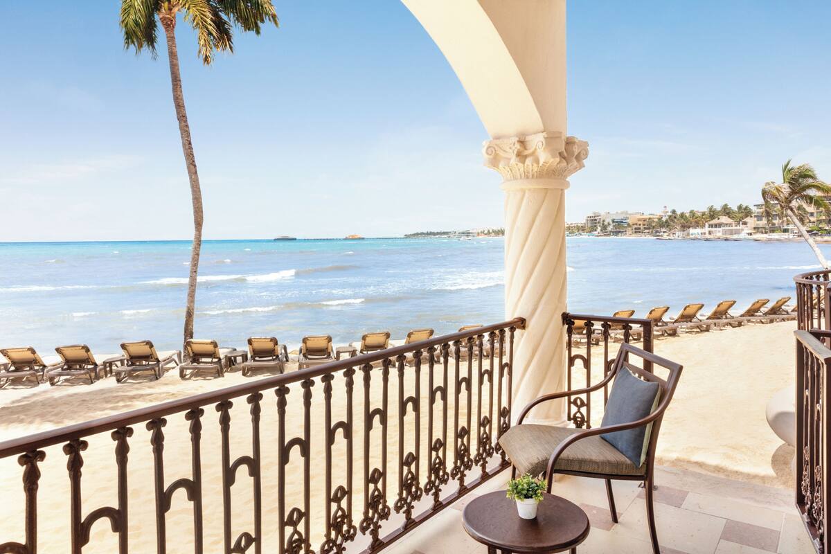 Junior Suite, 1 King Bed (Beachfront Walk-Out) | Terrace/patio