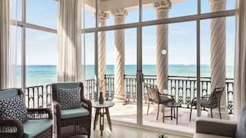 Premium Suite, 1 Bedroom, Oceanfront (Master) | Minibar, in-room safe, desk, blackout curtains