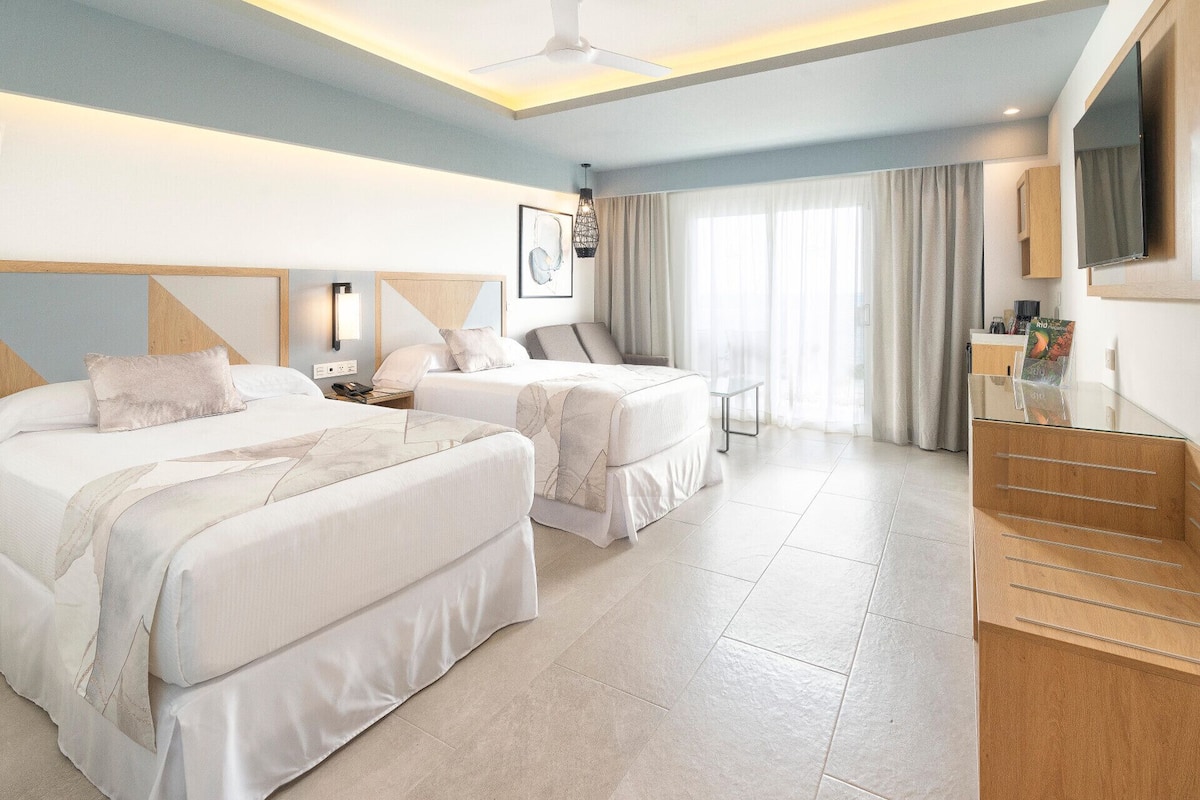 1 bedroom, minibar, in-room safe, blackout drapes