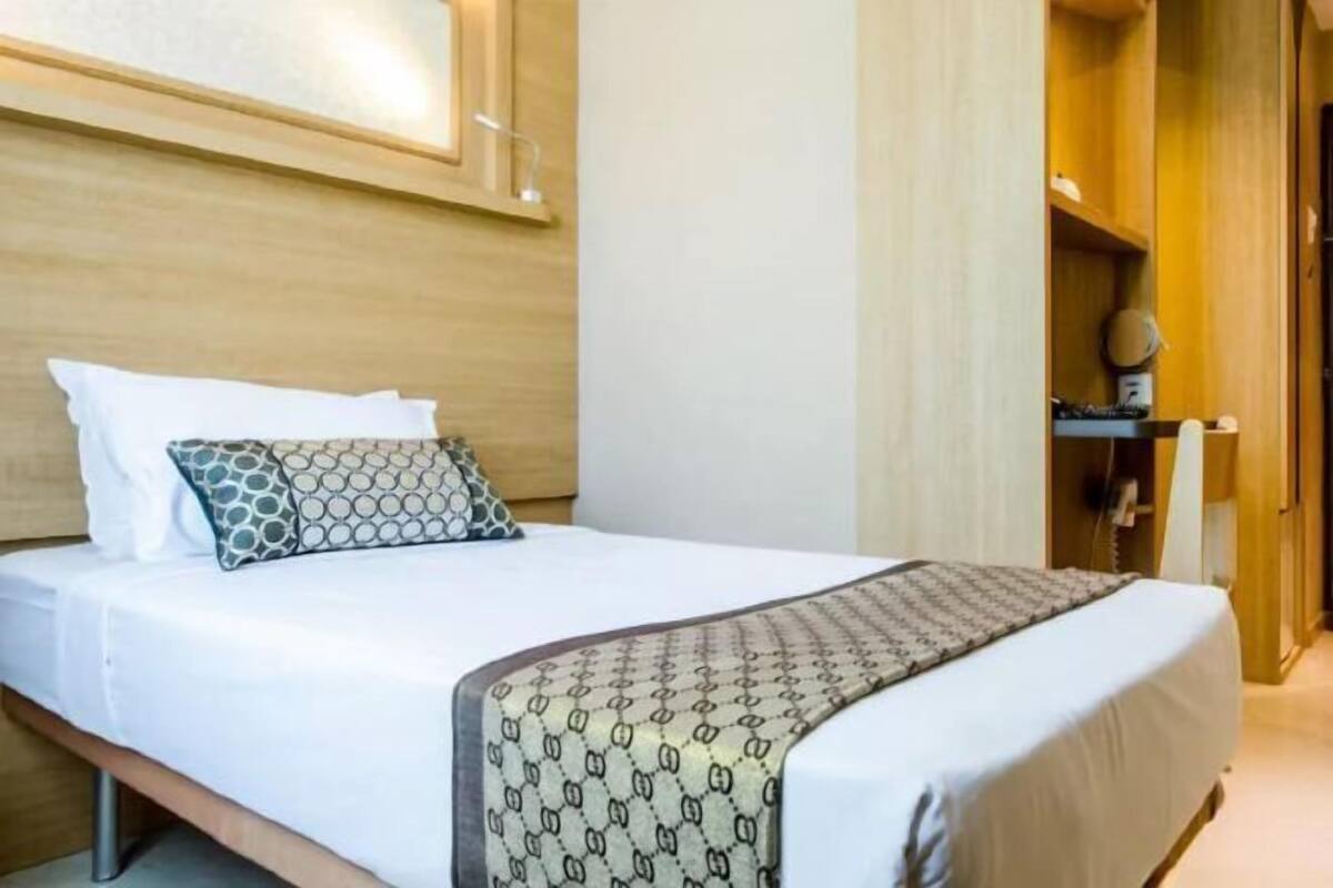 In-room safe, desk, blackout drapes, iron/ironing board (on request)
